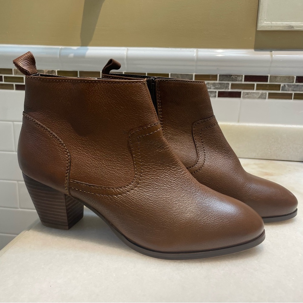 BRAND NEW WITH TAGS Diba Brown Genuine Leather Ankle Booties Size 10 Side Zip